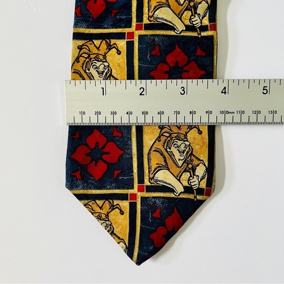 Disney Huntchback of Notre-Dame Novelty Print Tie 100% Silk - Picture 7 of 7